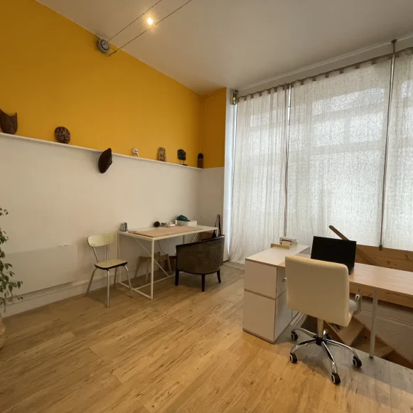 Bureau privé 52 m² 8 postes Location bureau Rue du Buisson Saint-Louis Paris 75010 - photo 4