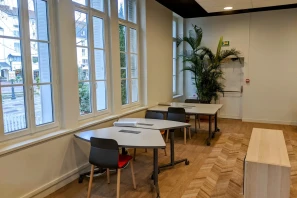 Open Space - 92380 - 5 postes - 190€