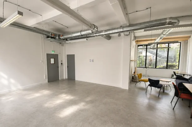 Espace indépendant - 93100 - 14 postes - 4981€