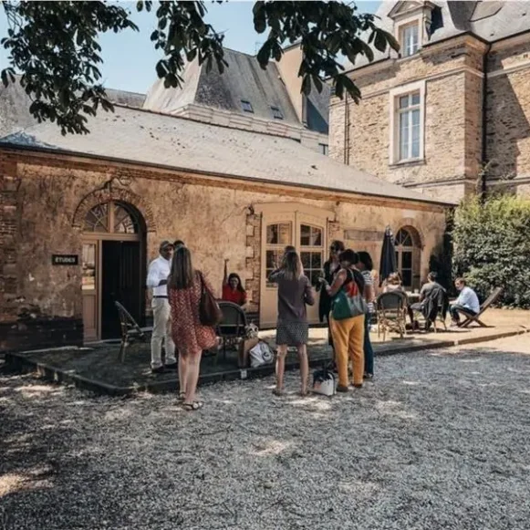 Bureau privé 15 m² 6 postes Coworking Rue du Général Maurice Guillaudot Rennes 35000 - photo 2