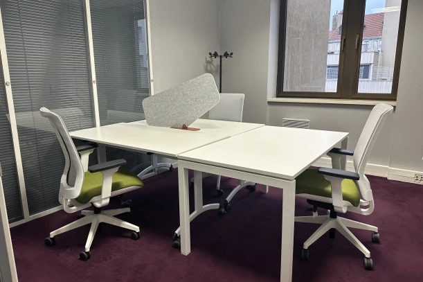 Bureau privé - 21000 - 3 postes - 1072.5€