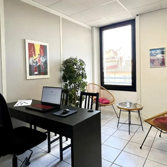 Bureau privé 8 m² 1 poste Coworking Boulevard de Strasbourg Toulon 83000 - photo 1