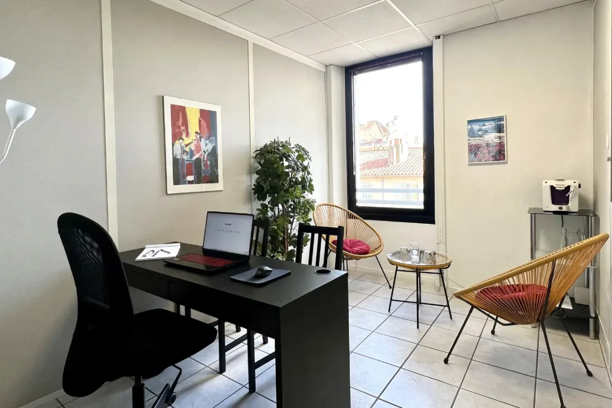 Bureau privé - 83000 - 1 poste - 600€