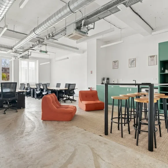 Espace indépendant 210 m² 36 postes Location bureau Boulevard Jules Ferry Paris 75011 - photo 1