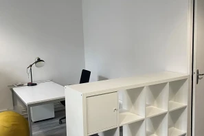 Open Space - 75004 - 2 postes - 350€