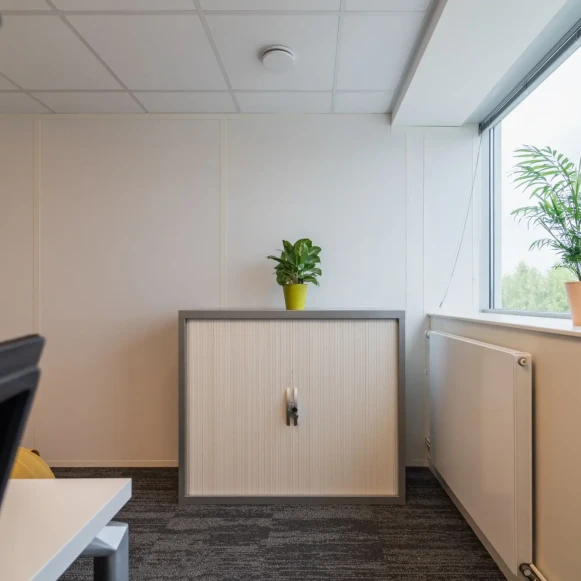 Bureau privé 15 m² 2 postes Location bureau Rue du Porteau Poitiers 86000 - photo 3