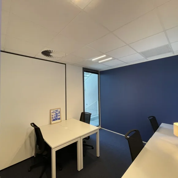 Bureau privé 10 m² 3 postes Location bureau Rue James Joule Rezé 44400 - photo 1