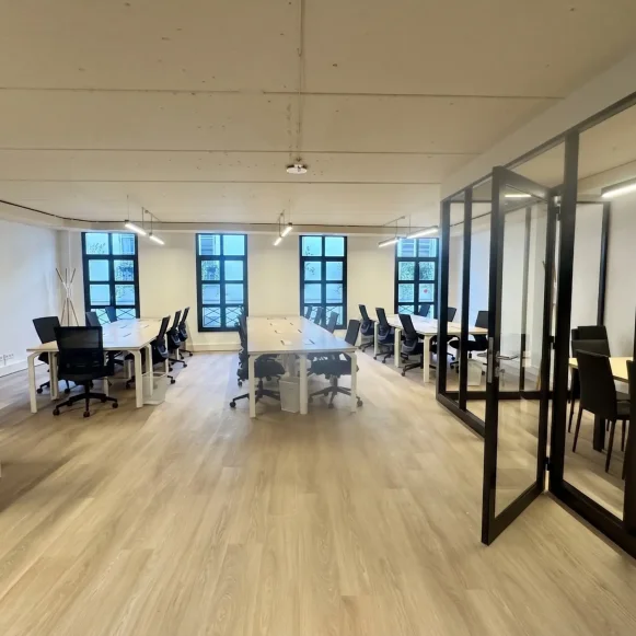 Espace indépendant 140 m² 28 postes Location bureau Rue du Sentier Paris 75002 - photo 4