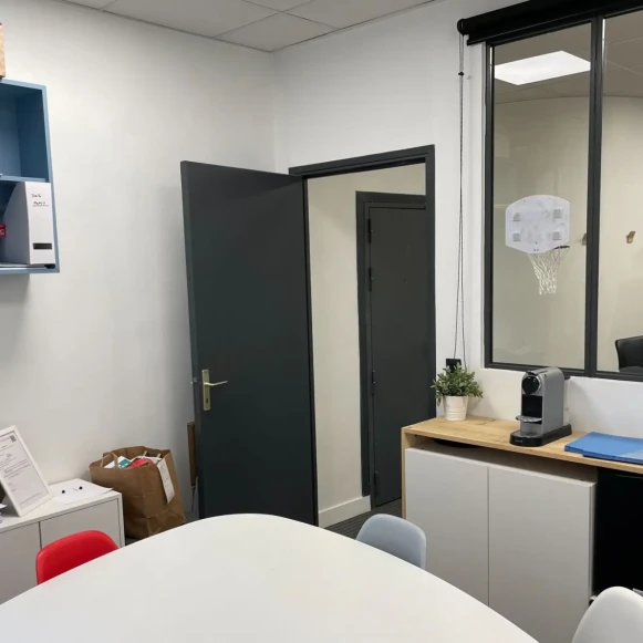 Espace indépendant 25 m² 4 postes Location bureau Rue Aristide Briand Levallois-Perret 92300 - photo 7