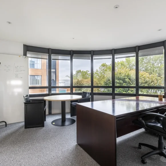 Bureau privé 359 m² 30 postes Location bureau Quai Gallieni Suresnes 92150 - photo 1
