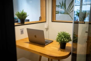 Open Space - 75006 - 5 postes - 380€