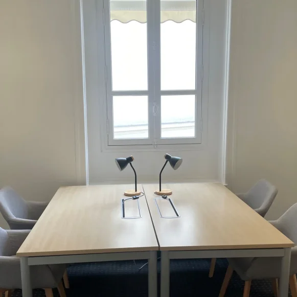 Bureau privé 14 m² 3 postes Location bureau Avenue de Messine Paris 75008 - photo 2