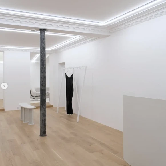 Bureau privé 70 m² 6 postes Location bureau Rue du Temple Paris 75003 - photo 2