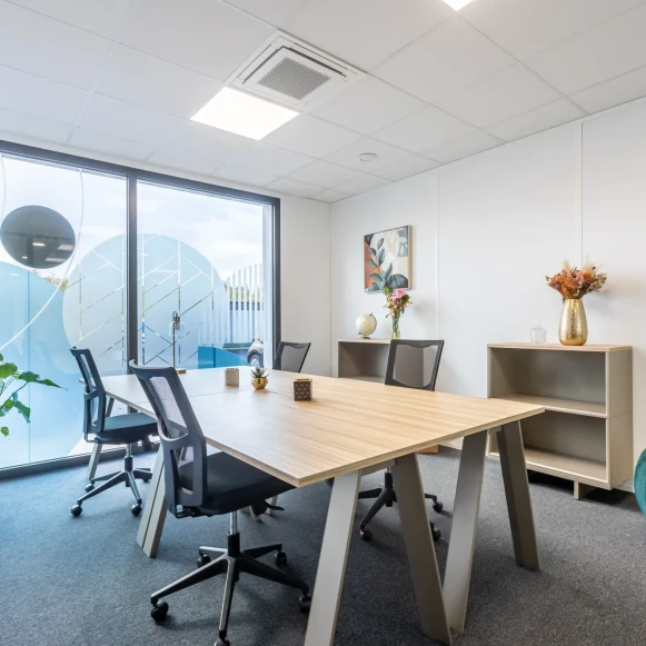 Bureau privé 17 m² 4 postes Location bureau Rue de la Martinellerie Trélazé 49800 - photo 2