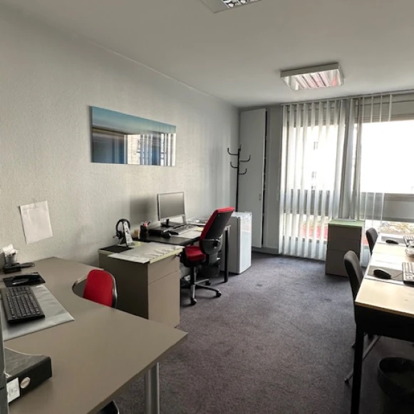 Espace indépendant 16 m² 4 postes Location bureau Avenue Foch Saint-Mandé 94160 - photo 1