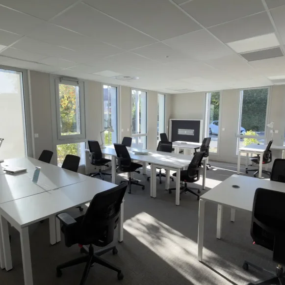 Bureau privé 10 m² 3 postes Location bureau Rue Denis Papin Villeneuve-d'Ascq 59650 - photo 4