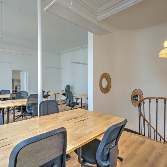 Espace indépendant 356 m² 50 postes Location bureau Rue Croix des Petits Champs Paris 75001 - photo 12