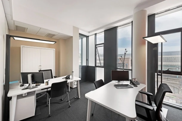 Bureau privé - 69002 - 2 postes - 1295€