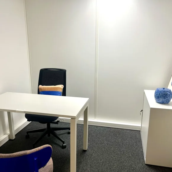 Bureau privé 4 m² 1 poste Location bureau Rue de Finlande Colombier-Saugnieu 69125 - photo 1