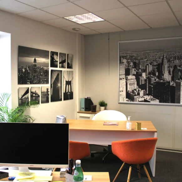 Bureau privé 56 m² 6 postes Coworking Rue de Sarre Metz 57070 - photo 1