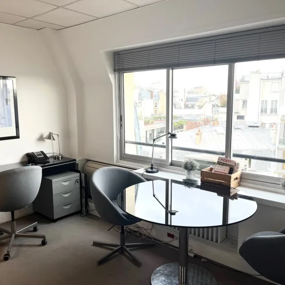 Bureau privé 11 m² 1 poste Location bureau Avenue Myron Herrick Paris 75008 - photo 1