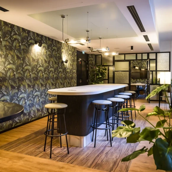 Bureau privé 105 m² 22 postes Coworking Rue Traversière Paris 75012 - photo 3