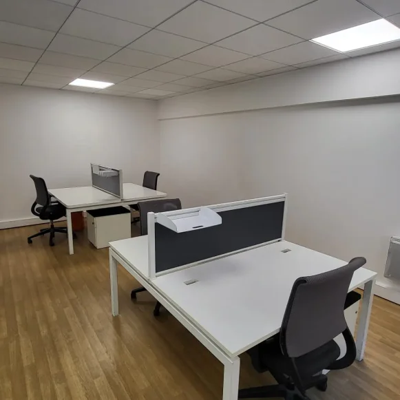 Bureau privé 36 m² 6 postes Location bureau Rue Louise Michel Levallois-Perret 92300 - photo 10