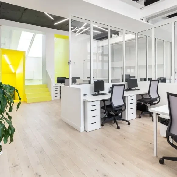 Bureau privé 30 m² 9 postes Location bureau Passage du Bureau Paris 75011 - photo 2