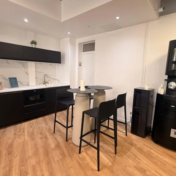 Bureau privé 16 m² 5 postes Coworking Rue de Richelieu Paris 75002 - photo 7