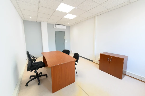 Bureau privé - 68390 - 1 poste - 180€