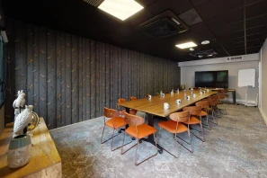 Bureau privé - 13006 - 4 postes - 1636€