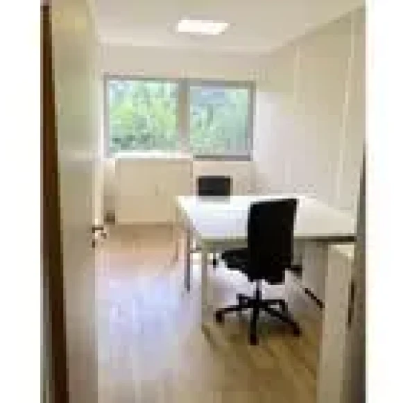 Bureau privé 15 m² 2 postes Location bureau Boulevard Anatole France Saint-Denis 93200 - photo 4