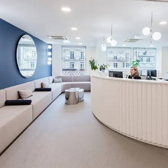 Bureau privé 33 m² 6 postes Coworking Avenue Montaigne Paris 75008 - photo 8