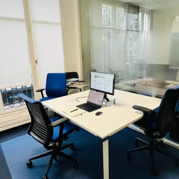 Bureau privé 60 m² 12 postes Coworking Rue Beaubourg Paris 75003 - photo 3