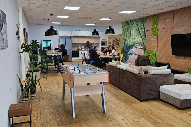 Open Space - 67720 - 6 postes - 100€