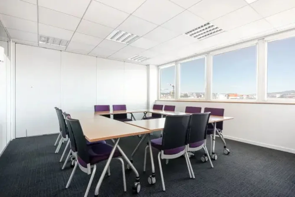 Bureau privé - 13008 - 30 postes - 11505€