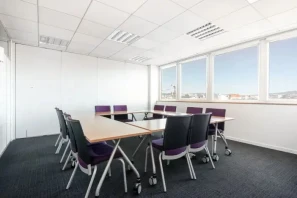 Bureau privé - 13008 - 8 postes - 3068€