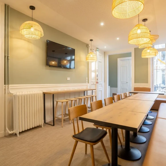 Bureau privé 25 m² 8 postes Location bureau Rue de l'Arcade Paris 75008 - photo 4