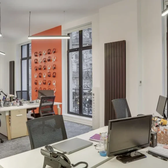 Espace indépendant 132 m² 18 postes Location bureau Avenue Franklin Delano Roosevelt Paris 75008 - photo 1