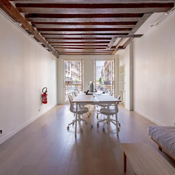 Espace indépendant 38 m² 6 postes Coworking Rue Saint-Denis Paris 75002 - photo 7