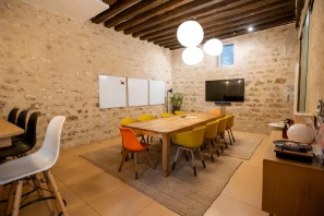 Open Space - 75006 - 5 postes - 380€