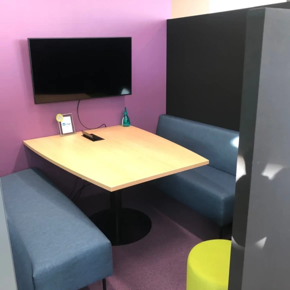 Open Space  28 postes Coworking Rue de Châtillon Rennes 35000 - photo 11