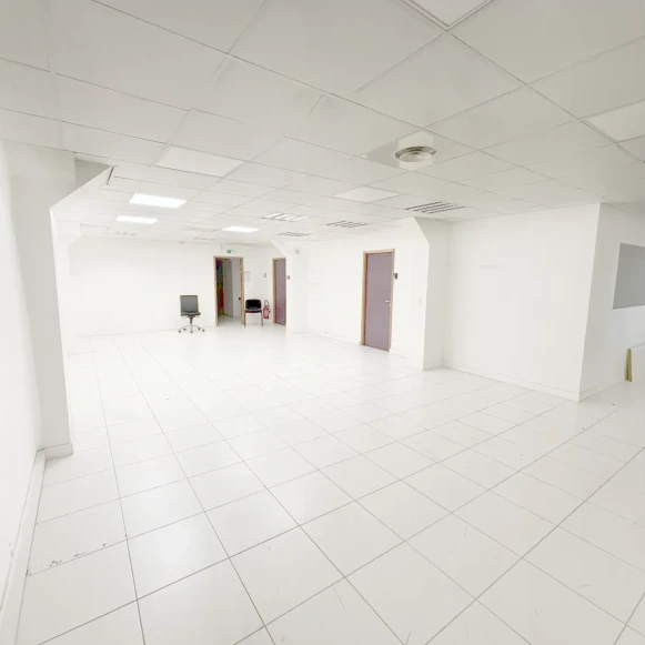 Espace indépendant 156 m² 25 postes Location bureau Rue du Moulin Joly Paris 75011 - photo 1