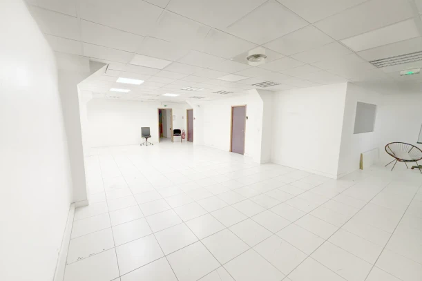 Espace indépendant - 75011 - 25 postes - 5400€
