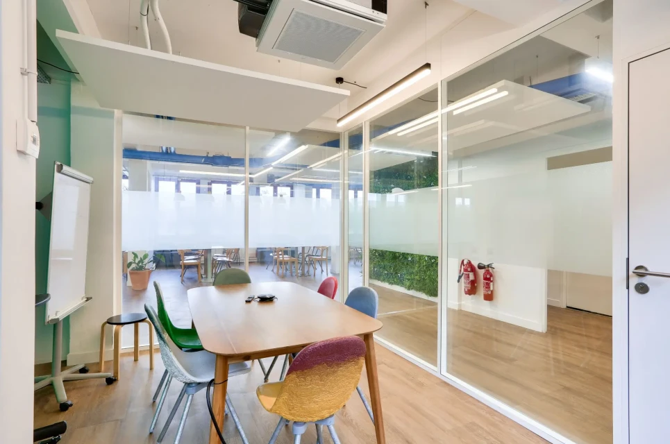 Hiptown - Canal Saint Martin