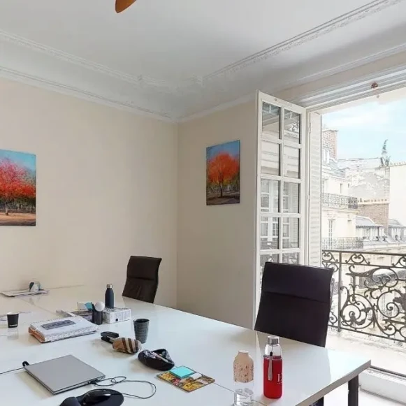 Bureau privé 45 m² 12 postes Coworking Square de l'Opéra-Louis Jouvet Paris 75009 - photo 2