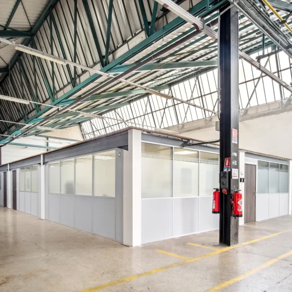 Bureau privé 15 m² 3 postes Location bureau Rue Pascal Meaux 77100 - photo 3