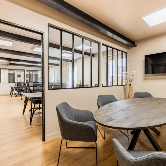 Espace indépendant 100 m² 16 postes Location bureau Rue Jean-Baptiste Pigalle Paris 75009 - photo 5