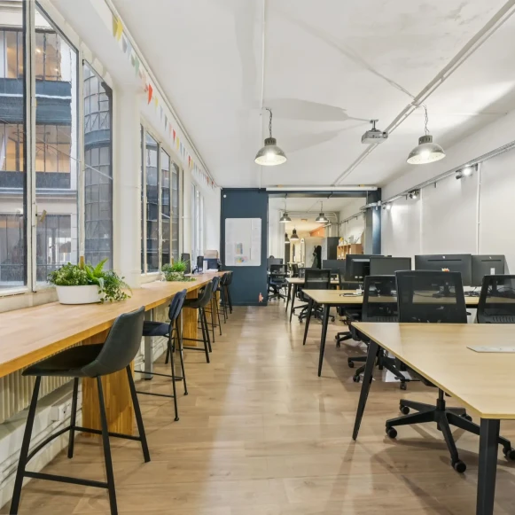 Espace indépendant 191 m² 40 postes Location bureau Rue des Petites Écuries Paris 75010 - photo 7