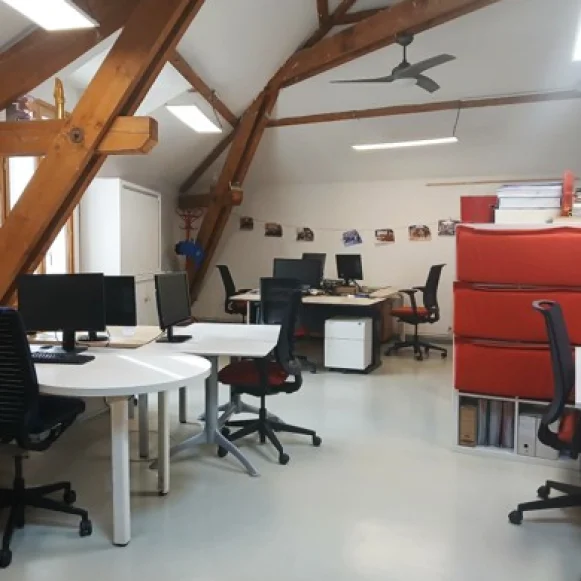 Bureau privé 54 m² 10 postes Coworking Rue Professeur Zimmermann Lyon 69002 - photo 1